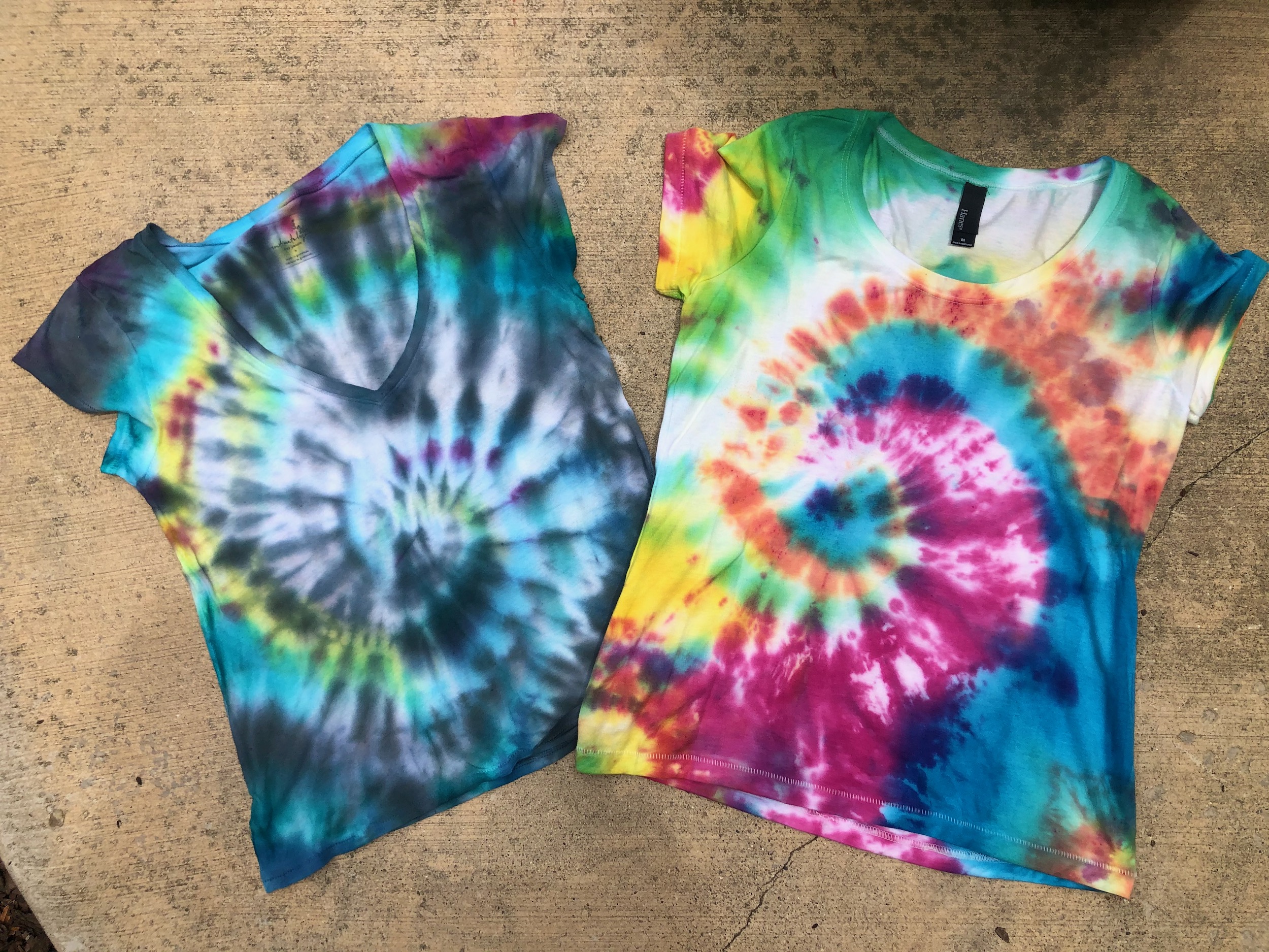 How To Tie-Dye A T-Shirt - The Sister Project Blog